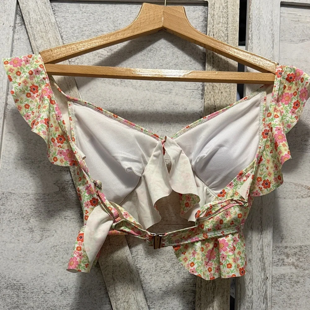 Floral Ruffle Bikini Set - Picture 4 of 12